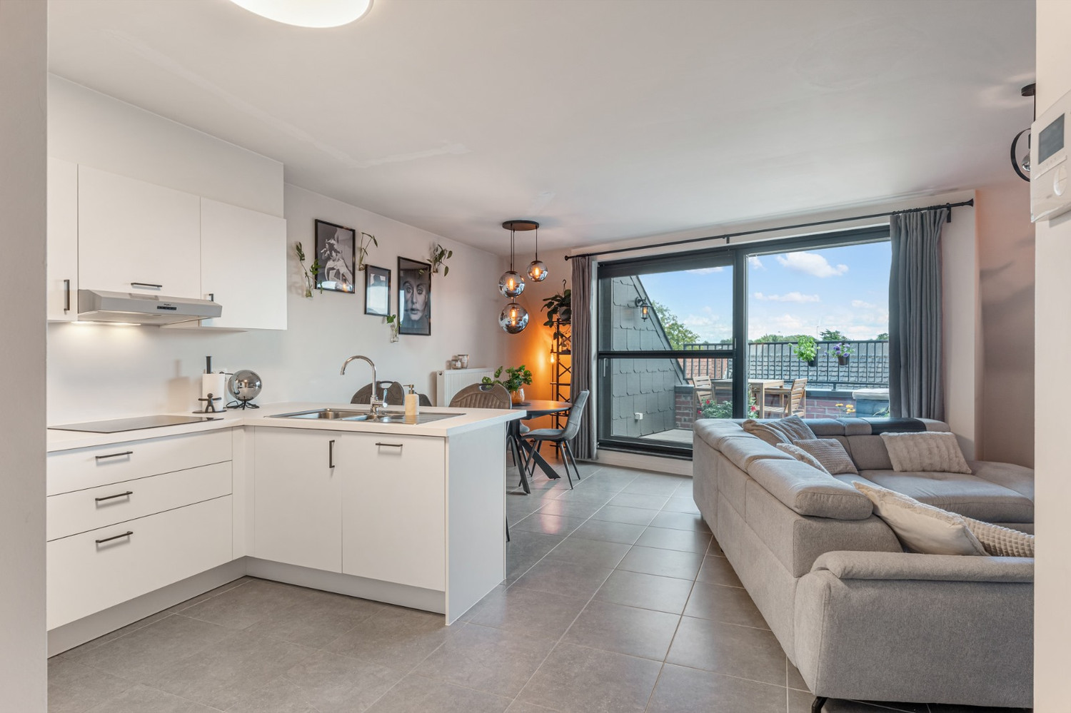 Modern en licht Duplexappartement met 3 slk berging en autostpl - foto 3