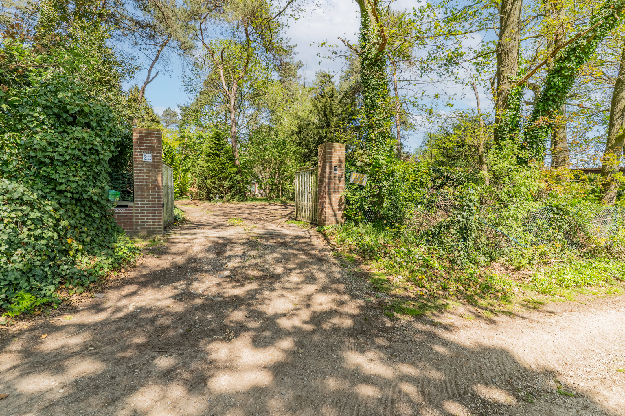 Prachtige vakantiewoning op een perceel van circa 2.600m² - foto 2