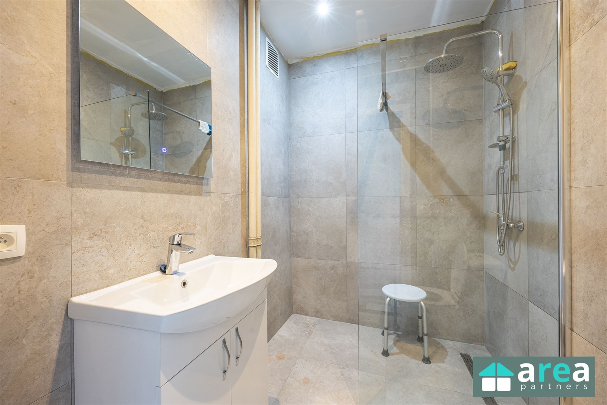Gerenoveerd appartement met 3 slpk! - foto 5