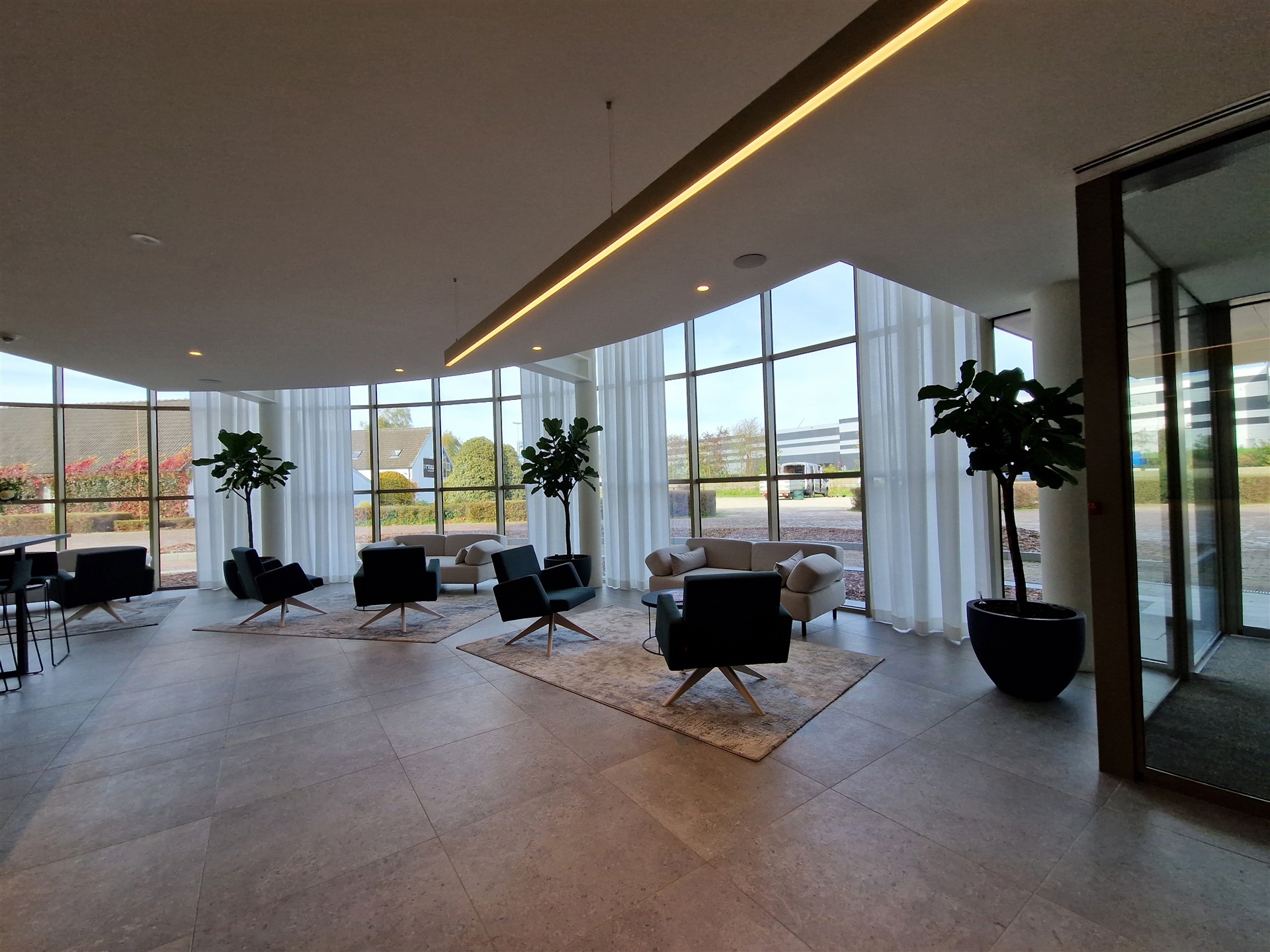 Prachtig gerenoveerd kantoorgebouw 465m²  op zichtlocatie - foto 3