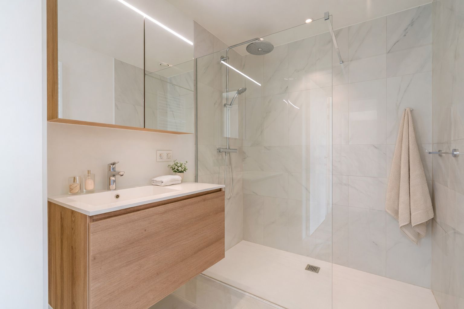 Intstapklaar gelijkvloers appartement op goede locatie in Merelbeke! - foto 5