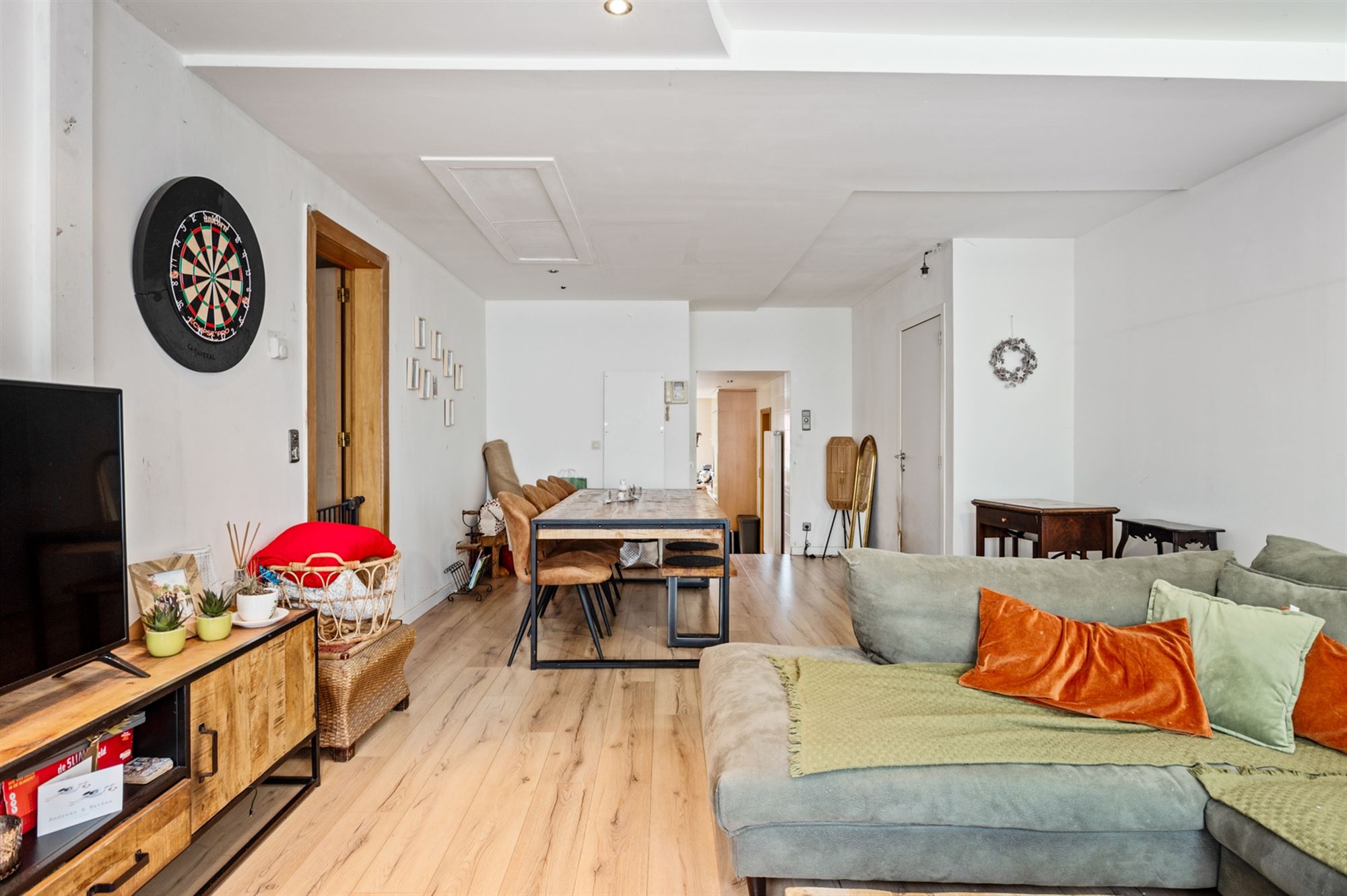 opbrengsteigendom met handelspand en 2 appartemten op top locatie - foto 3