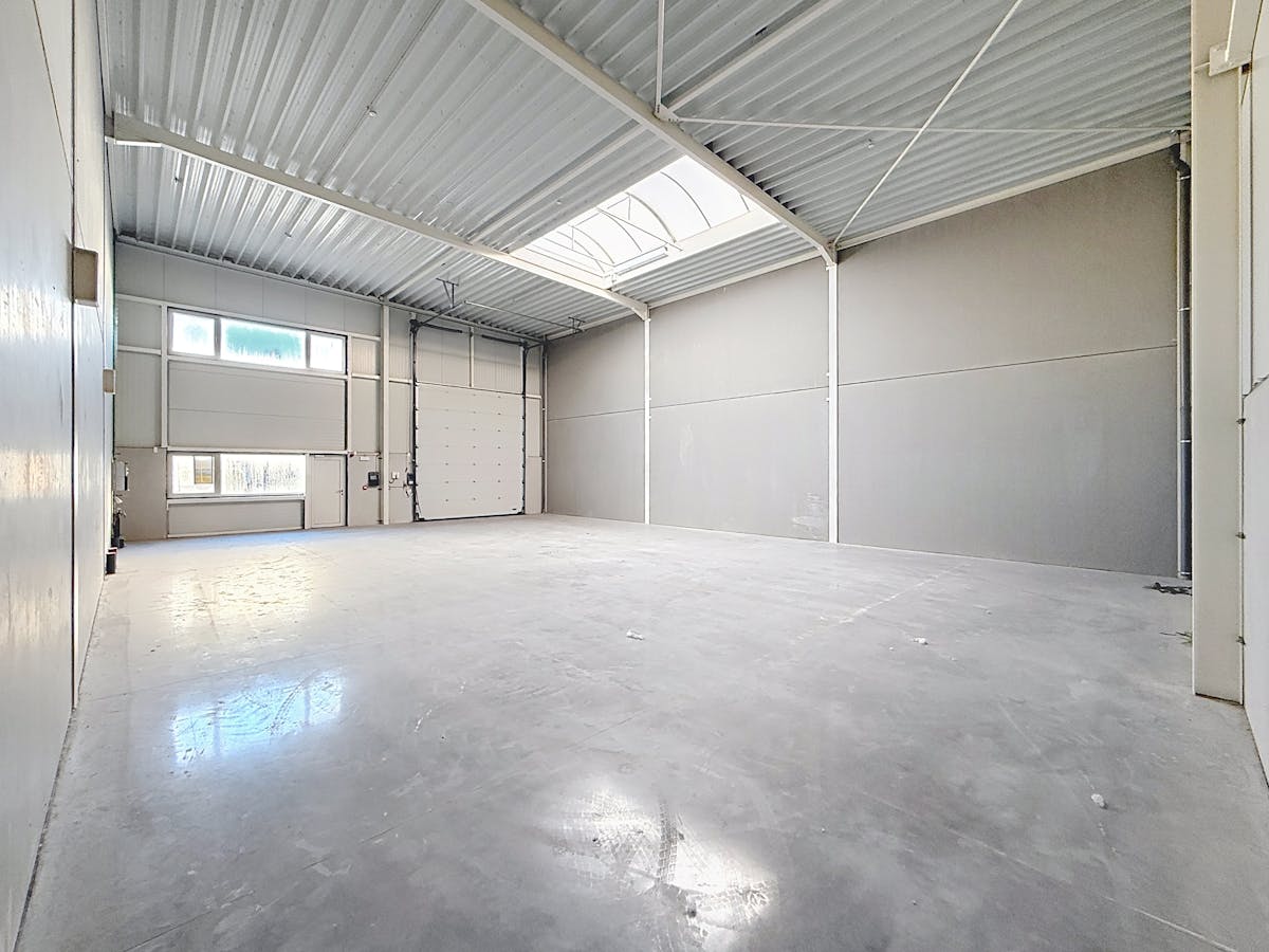 Unité PME récemment construite (216 m²) à louer à Evergem - photo 2