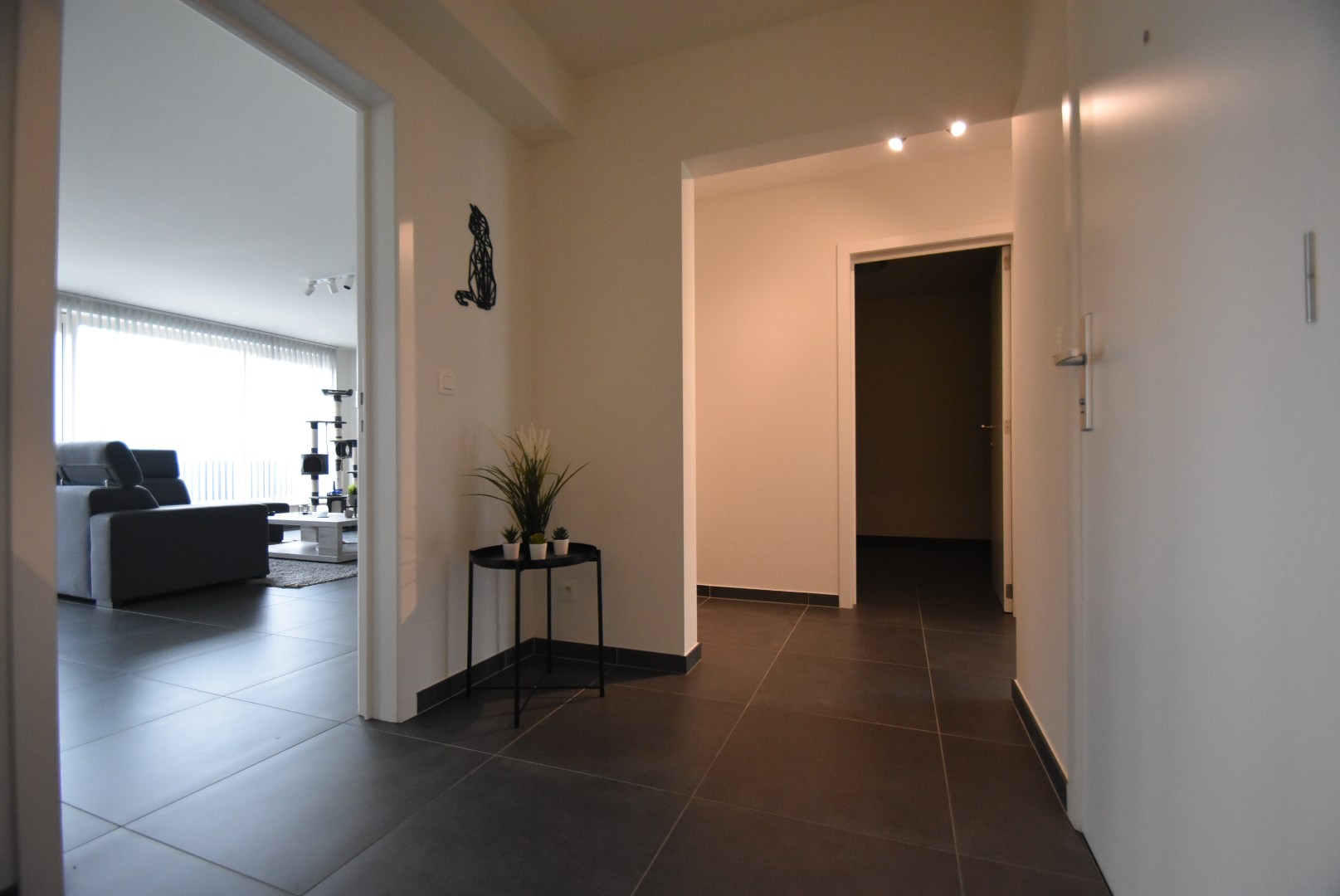 Knap ingericht  en ruim appartement met 2 slaapkamers en groot terras - foto 5