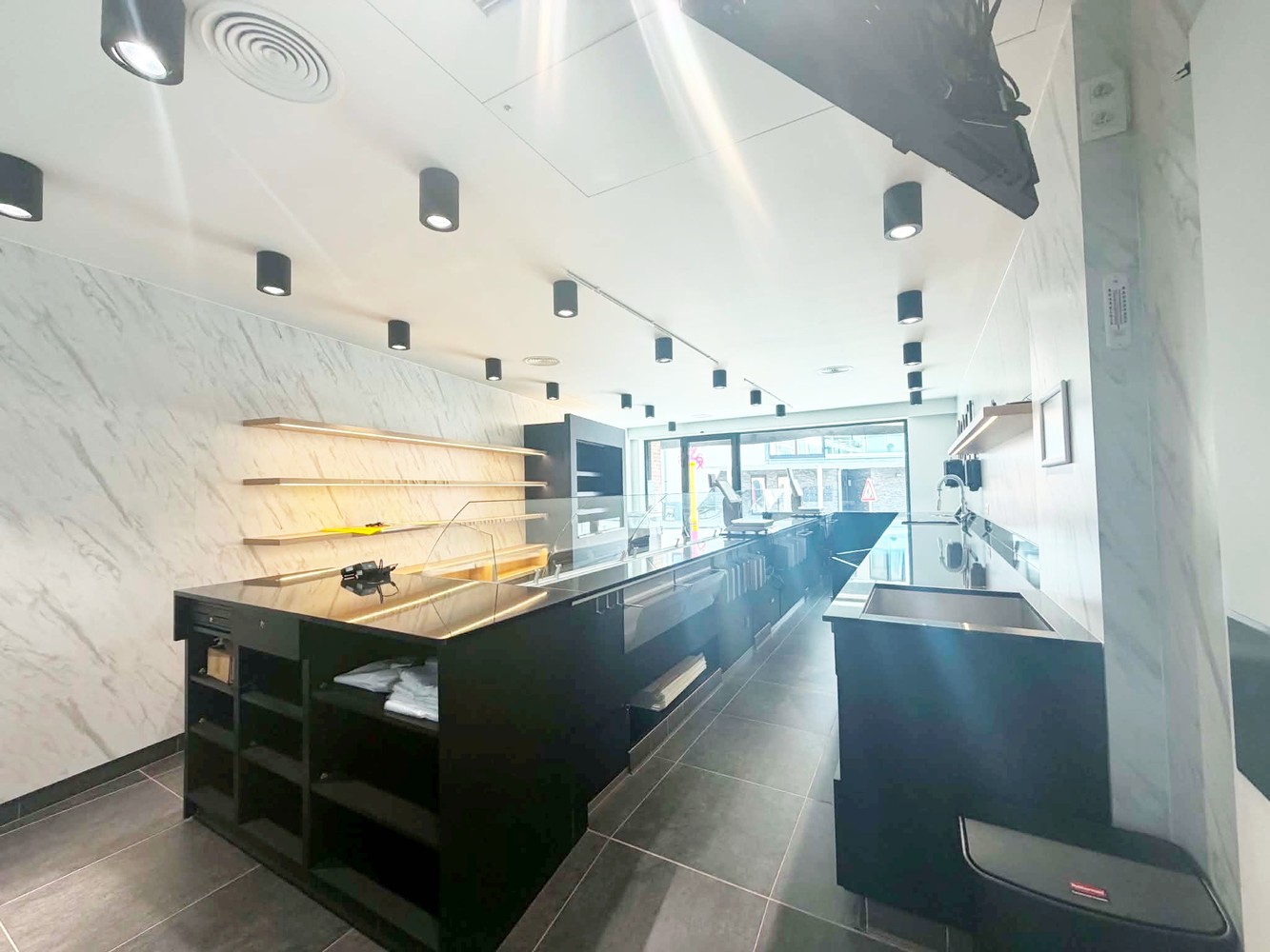Commercial for rent in Asse - photo 4