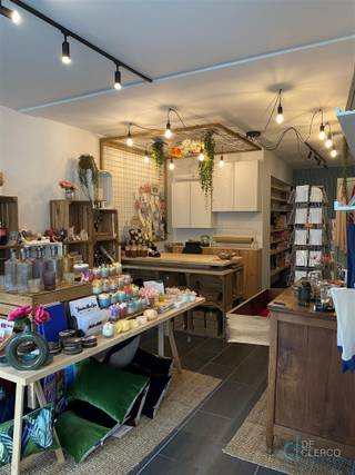 Commercial for rent in Lochristi