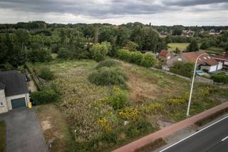 <p>Gelegen aan de Liersesteenweg in Begijnendijk, bieden we deze ruime bouwgrond van 27are 32ca te koop aan. Dit perceel is op te delen in twee bouwloten zijnde lot 1 met een oppervlakte van 11a 72ca en lot 2 met een oppervlakte van 15a 60ca. De uitstekende ligging zorgt ervoor dat je profiteert van een goede verbinding met omliggende steden en voorzieningen, wat bijdraagt aan een aangenaam woonklimaat.<br /> </p><p>Neem contact met ons op voor meer informatie of een gesprek over de mogelijkheden.</p>