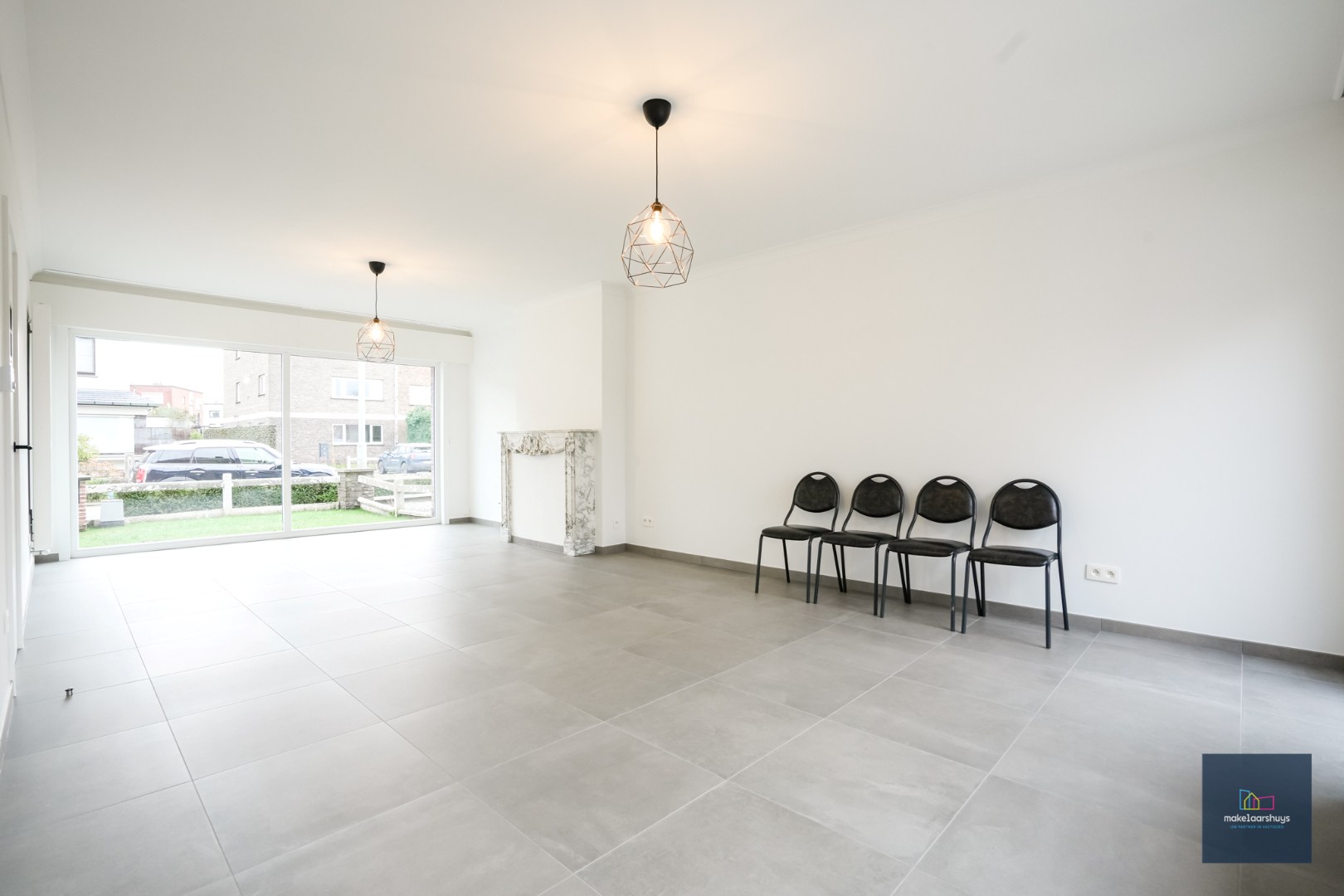 Instapklare eigendom met 3-slp.kamers garage en tuin - foto 3