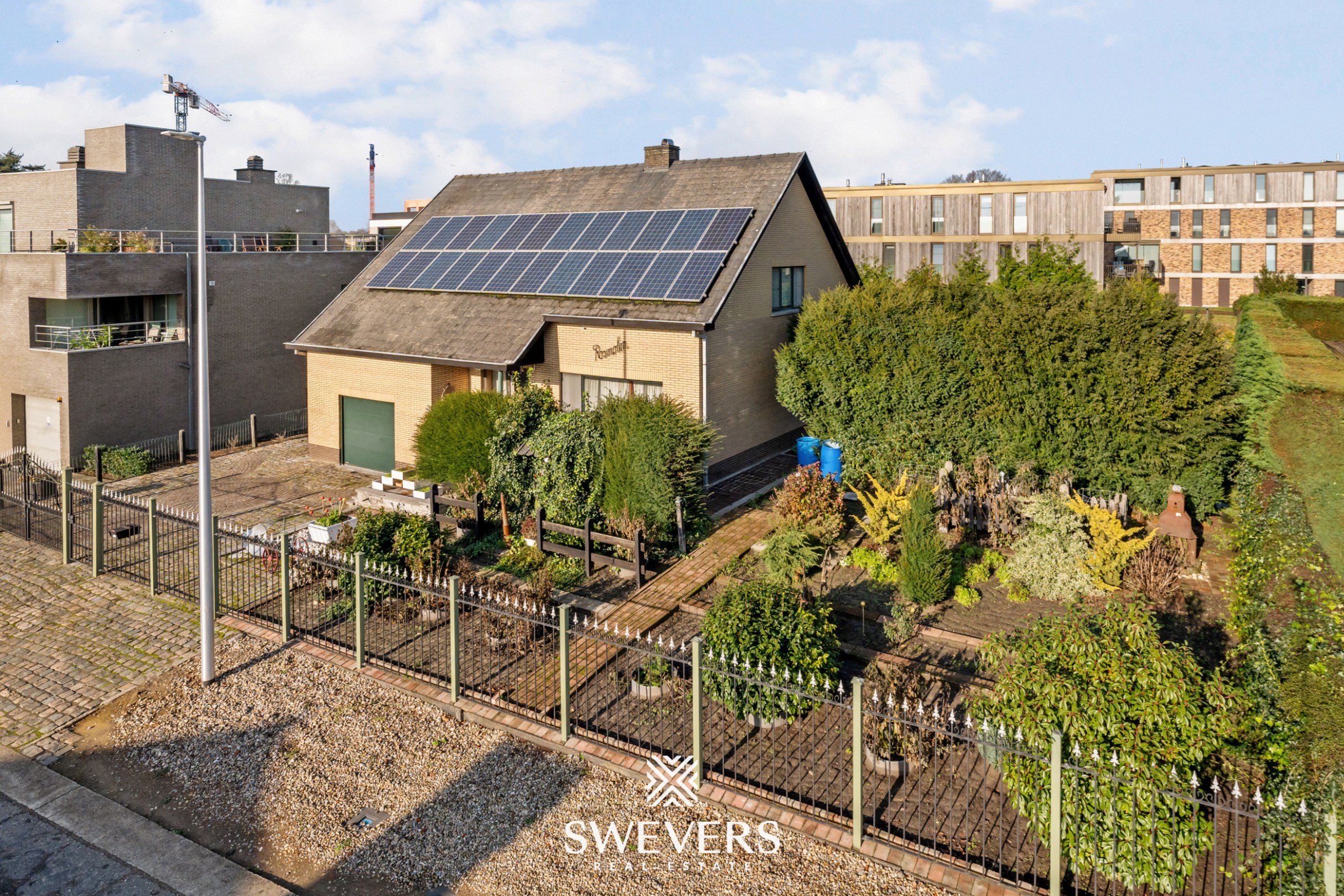 Ruime, te renoveren woning op 7a60 in centrum-Zonhoven - foto 2