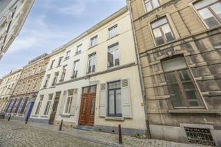 Right in the historical center of Leuven, located in one of the oldest and nicest streets, we are honored to offer for sale this to renovate...