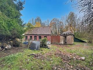 TE RENOVEREN WONING Deze eigendom is gelegen te Deftinge, in een enorm rustige doodlopende straat. Totaalrenovatie of te slopen woning! Voor meer...