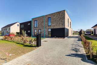 NIEUWBOUW DUPLEXAPPARTEMENT MET 2 SLAAPKAMERS, TUIN EN AUTOSTAANPLAATS NABIJ NABIJ HET CENTRUM VAN BILZENAan de rand van het gezellige centrum van...