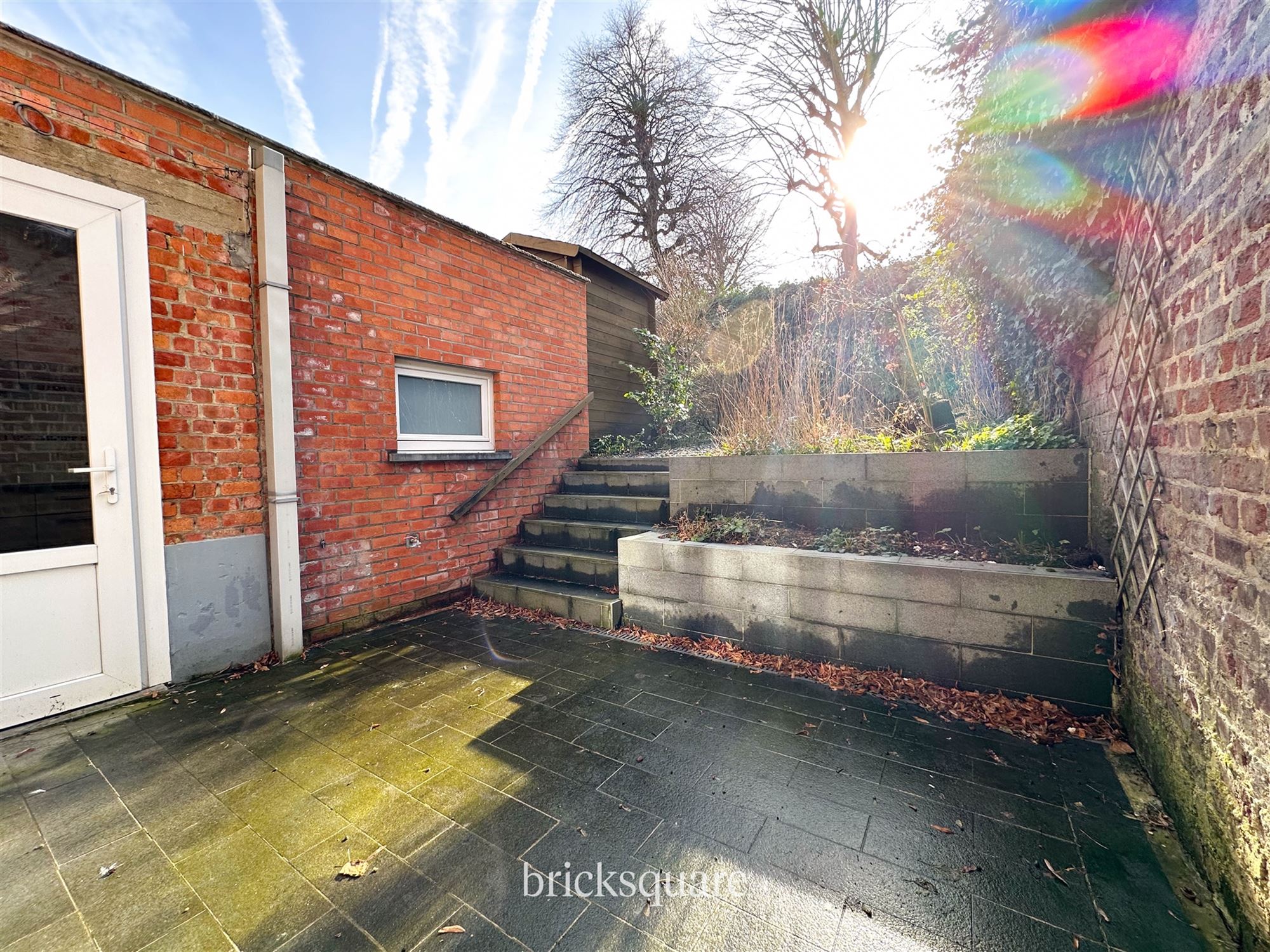 Beautiful single-family home to refresh - photo 5