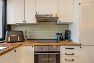 Ontdek deze charmante ééngezinswoning in Hemiksem. Deze woning combineert karakter met modern wooncomfort en staat garant voor jarenlang...