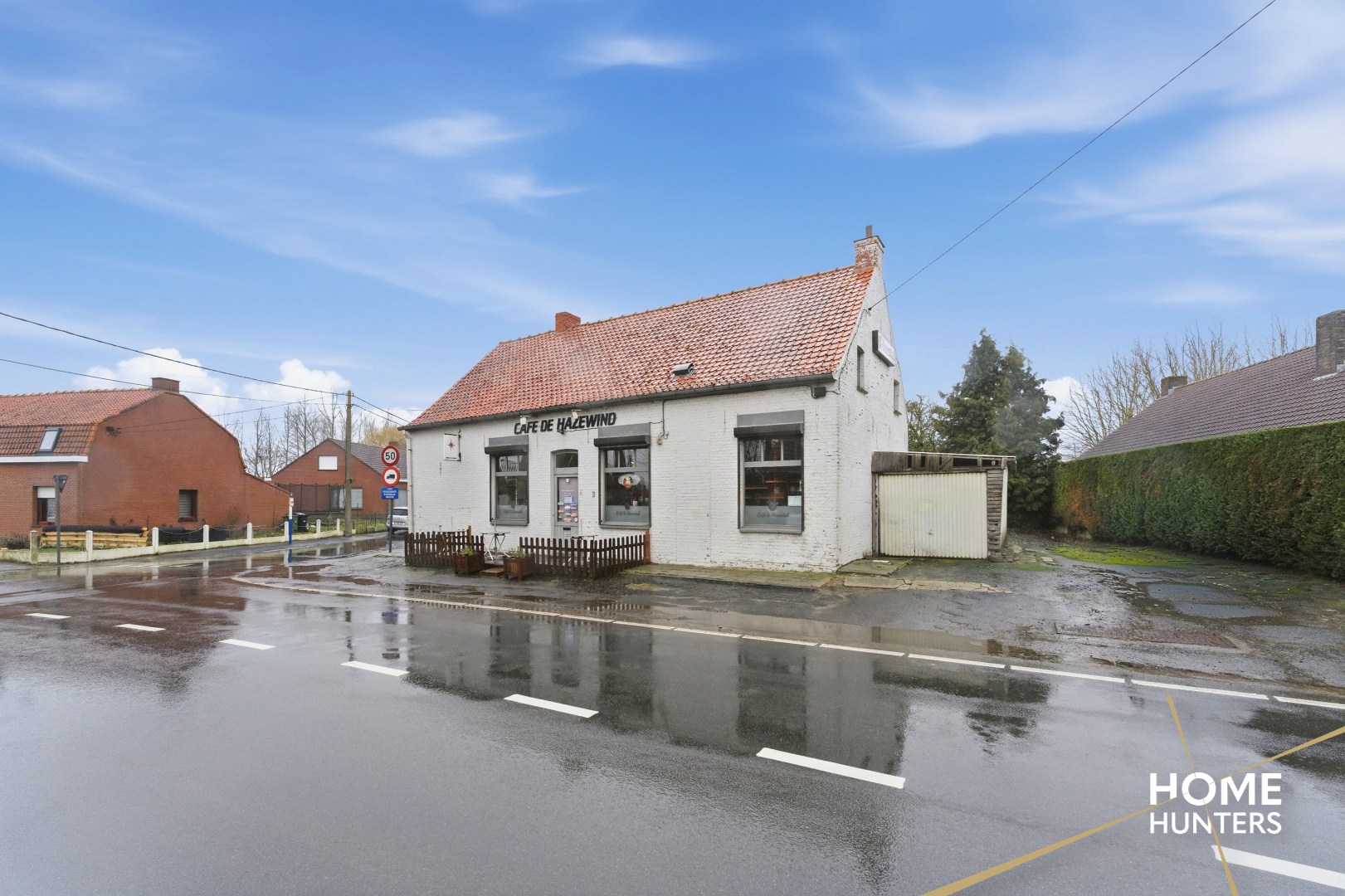 Te renoveren horecazaak met woonst op ruim perceel in Vlamertinge – Café De Hazewind - foto 5