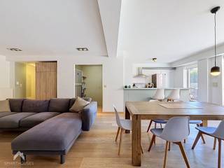<p>Lichtrijk appartement gelegen op de eerste verdieping, centraal gelegen op wandelafstand van winkels, diensten en openbaar vervoer, met een vlotte verbinding naar de R8 en E17.</p>
<p>Het appartement omvat een inkomhal met apart gastentoilet, een gezellige leefruimte met zit- en eethoek en parketvloer, een bureauruimte/kinderkamer en een open keuken, voorzien van alle comfort en een praktische ontbijthoek. Via het schuifraam bereikt u het zeer ruime terras, waar u geniet van een aangenaam open zicht en groen.</p>
<p>Het slaapgedeelte bestaat uit een ruime slaapkamer met aansluitende dressingruimte en een en-suite badkamer, uitgerust met een bad/douchecombinatie, tweede toilet en wastafel. Hier bevinden zich eveneens de aansluitingen voor wasmachine en droogkast.</p>
<p>Op de kelderverdieping beschikt het appartement over een ruime berging, dankzij de vlotte toegankelijkheid ideaal voor het stallen van fietsen, en een private staanplaats.</p>
<p>Extra troeven:</p>
<ul>
<li>Gunstig EPC</li>
<li>Conforme elektrische installatie</li>
<li>Nieuwe condensatieketel en aangepaste schouwen</li>
<li>Private staanplaats</li>
<li>Ruime, fietstoegankelijke kelderberging</li>
<li>Zeer ruim terras met open zicht</li>
<li>Lift aanwezig</li>
<li>Centrale ligging met vlotte bereikbaarheid</li>
</ul>
<p>Deze woning is te koop ZONDER makelaar via het concept van Smart Houses! Wenst u verdere inlichtingen of een bezoek? Contacteer rechtstreeks de eigenaar via +32475452990</p>