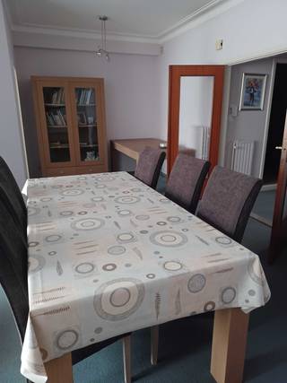 Instapklaar appartement met 2 slpkDit appartement is gelegen op de Antwerpsesteenweg dicht bij het centrum van Hoboken. Winkels, scholen en openbaar...