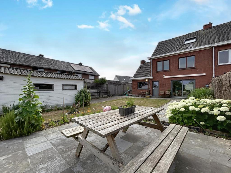 Instapklare halfopen bebouwing met 3 slpks, tuin en garage - foto 2