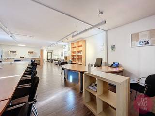 Een strategische locatie voor uw activiteit, in het hart van de Brusselse mobiliteit.Gelegen in de Barastraat 6 te Anderlecht, biedt...