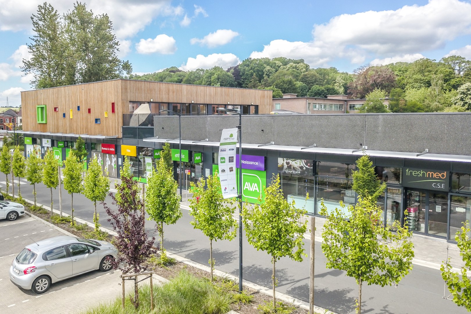 Commercial for rent in Court-Saint-Etienne - photo 3