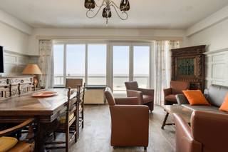 Dit prachtig gelegen appartement op de derde verdieping in de residentie "Formentor" biedt u het beste van Blankenberge. Gelegen op de...