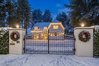 Bent u op zoek naar een prachtige woning in Houthalen-Helchteren? Dan is deze villa in open bebouwing precies wat u zoekt! Deze ruime en...