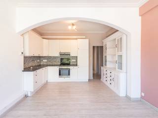Op zoek naar een instapklaar appartement?Dit appartement in een kleinschalig gebouw met lage gemeenschappelijke kosten ligt op een toplocatie,...