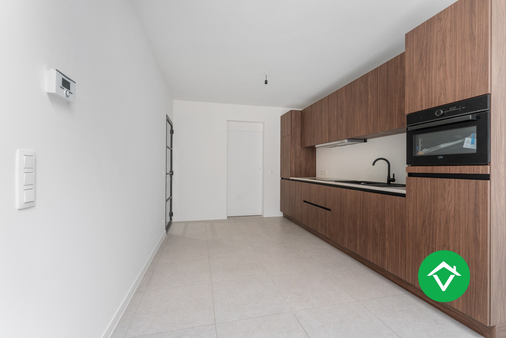 Rijwoning met 4 slaapkamers en stadstuin op centrale ligging te Roeselare - foto 5