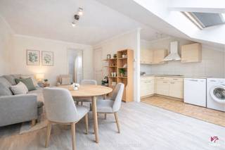 IXELLES, on a quiet street 200 metres from Place Fernand Cocq and the pedestrianised Chaussée d'Ixelles, on the 3rd floor of a characterful...