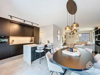 PLUSPUNTEN: + perceeloppervlakte: 302 m²+ bewoonbare oppervlakte: 148 m²+ 3 slaapkamers (waarvan nu één dressing)+ ventilatiesysteem D en 2 airco's+...