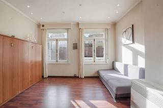 Interessante opbrengsteigendom op een toplocatie vlak aan de zeedijk, de jachthaven en het winkel-wandelgebied.In deze kleinschalige residentie...