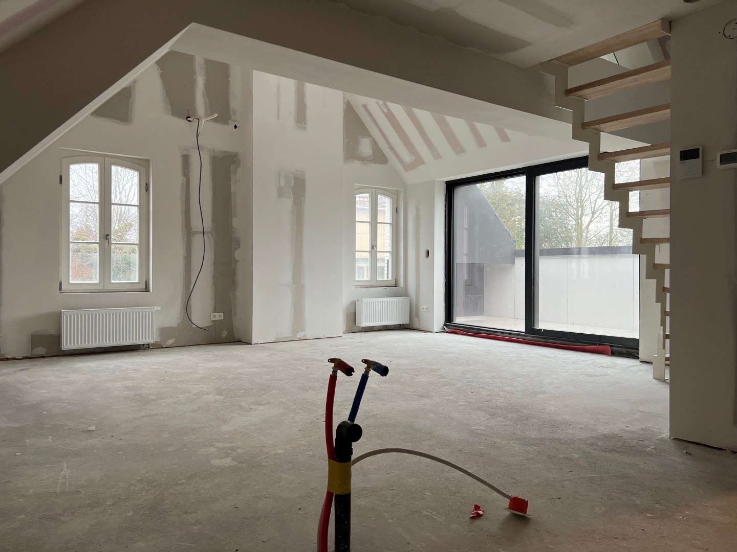 GERENOVEERD DUPLEX APPARTEMENT te Diest : 2 slpks, terras - foto 2