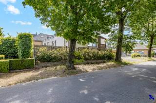 Bienvenue à Berlare !Vous recherchez une maison ouverte au caractère unique, parfaitement située et entourée de verdure ? Ne cherchez plus !Dans le...