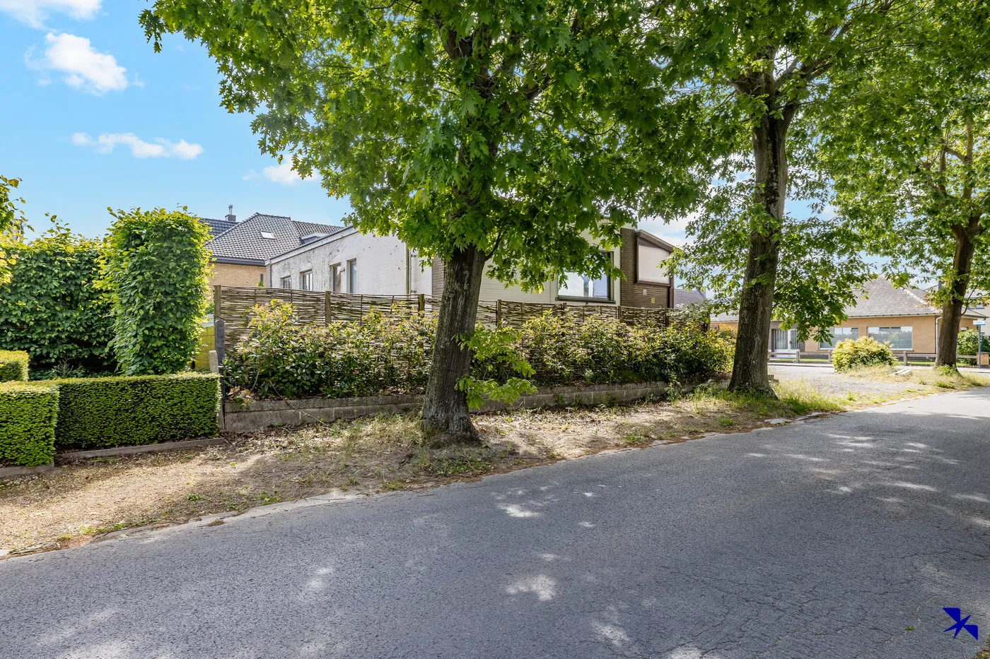 Spacieuse maison familiale avec caractère et 4 chambres dans un environnement verdoyant - photo 2