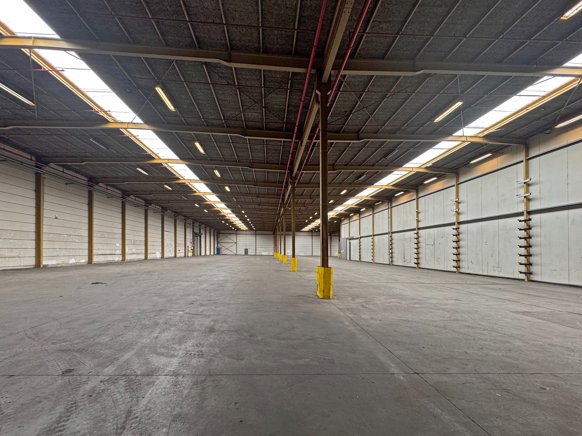 Opslagruimte van 3.664 m² te huur met laakade - foto 2