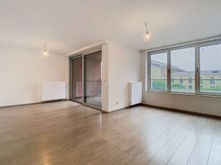 <p><span>CO IMMO RENTS BEAUTIFUL 2 BEDROOM APARTMENT ON PRIME LOCATION IN VILVOORDE</span></p><p><span> </span></p><p><span> </span></p><p><span>This modern and stylishly finished apartment offers an oasis of tranquility in a particularly convenient location. Located in a very quiet area, you will enjoy privacy and comfort here, while the vibrant center of Vilvoorde is within walking distance. <br /><br />The apartment has two spacious bedrooms and a beautiful bathroom with practical shower-in-bath combination. There is also a separate toilet for extra comfort. The large, light-filled living space is the heart of the apartment and connects seamlessly with the open kitchen, which are separated by a half-height wall. Adjacent you will find a convenient storage room with connection for washing machine. </span></p><p><span> </span></p><p><span>The south-facing terrace, located in a quiet interior area, is the perfect place to relax and enjoy the sun. This apartment combines living comfort with an exceptionally quiet location, making it an ideal home. </span></p><p><span> </span></p><p><span>Advantages: </span></p><p><span>EPC A</span></p><p><span>Very quiet location. </span></p><p><span> </span></p><p><span>Common charges 100eu/month. </span></p>