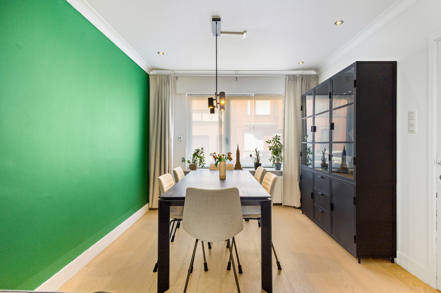 Huis te koop in Merksem met 4 slaapkamers - foto 4