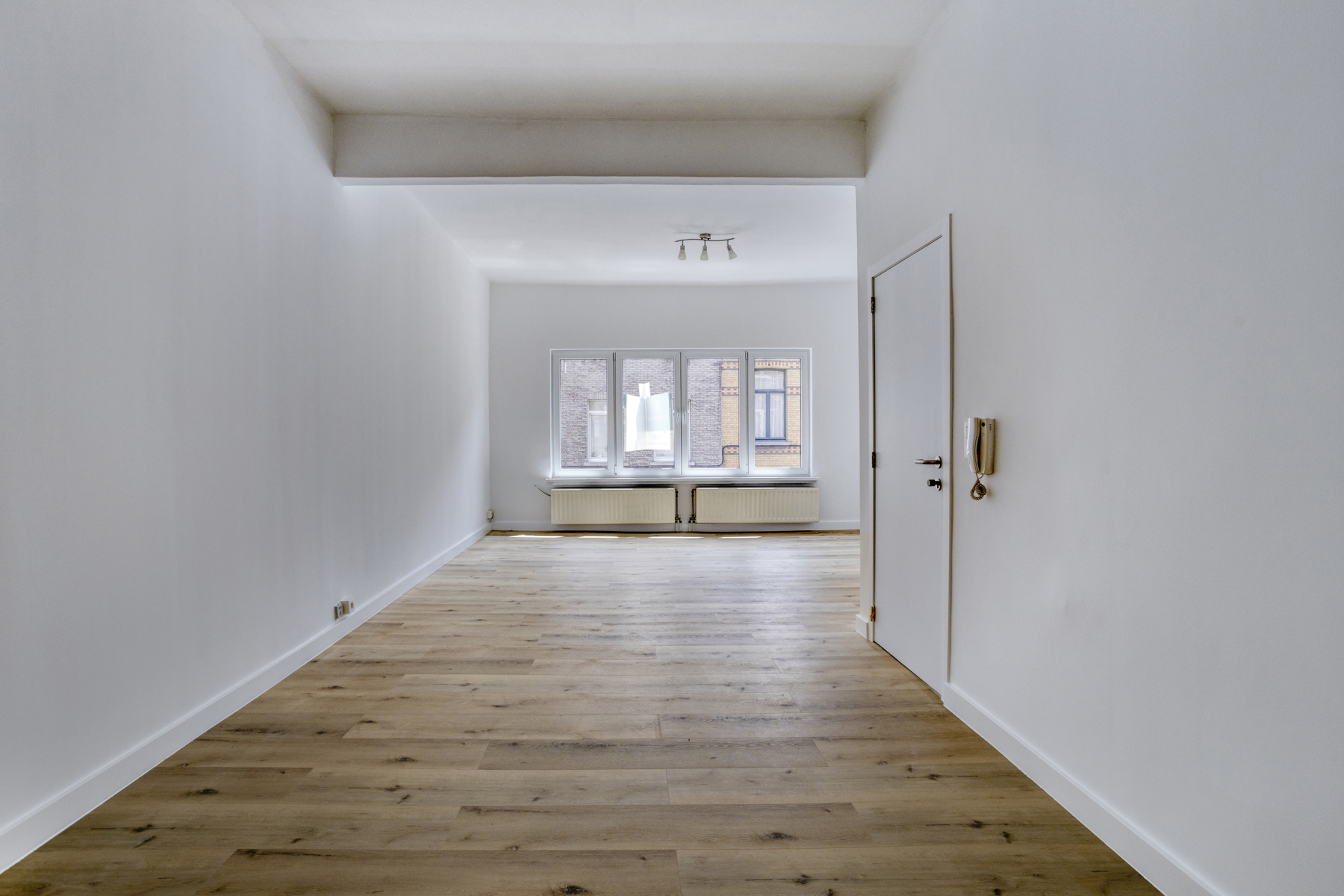 Totaal gerenoveerd, instapklaar appartement - foto 3