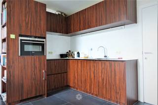 <p><span>GHENT - Savaanstraat 88 : Vous êtes à la recherche d'un</span><span> appartement meublé à louer à Gand ? </span><span>Ce bien est peut-être fait pour vous.</span></p><p><span> </span></p><p><span>Les principaux atouts en bref :</span></p><ul><li><span>Situé dans le centre ville</span></li><li><span>Pas de frais généraux</span></li><li><span>Espace de vie et salle à manger lumineux</span></li><li><span>Local à vélos dans l'immeuble</span></li></ul><p><span> </span></p><p><span>Disposition :</span></p><p><span>Cuisine ouverte, salon et salle à manger, 2 chambres dont 1 avec lavabo et salle de bain avec douche, lavabo et toilettes.</span></p><p><span> </span></p><p><span>Disponible à partir du 01/06/2026. Domicile obligatoire.</span></p><p><span>Loyer : €900 + €150 commission EGW. </span></p><p><span> </span></p><p><span>Contactez l'agence immobilière Axel Lenaerts pour une visite via notre site web.</span></p><p><span> </span></p>