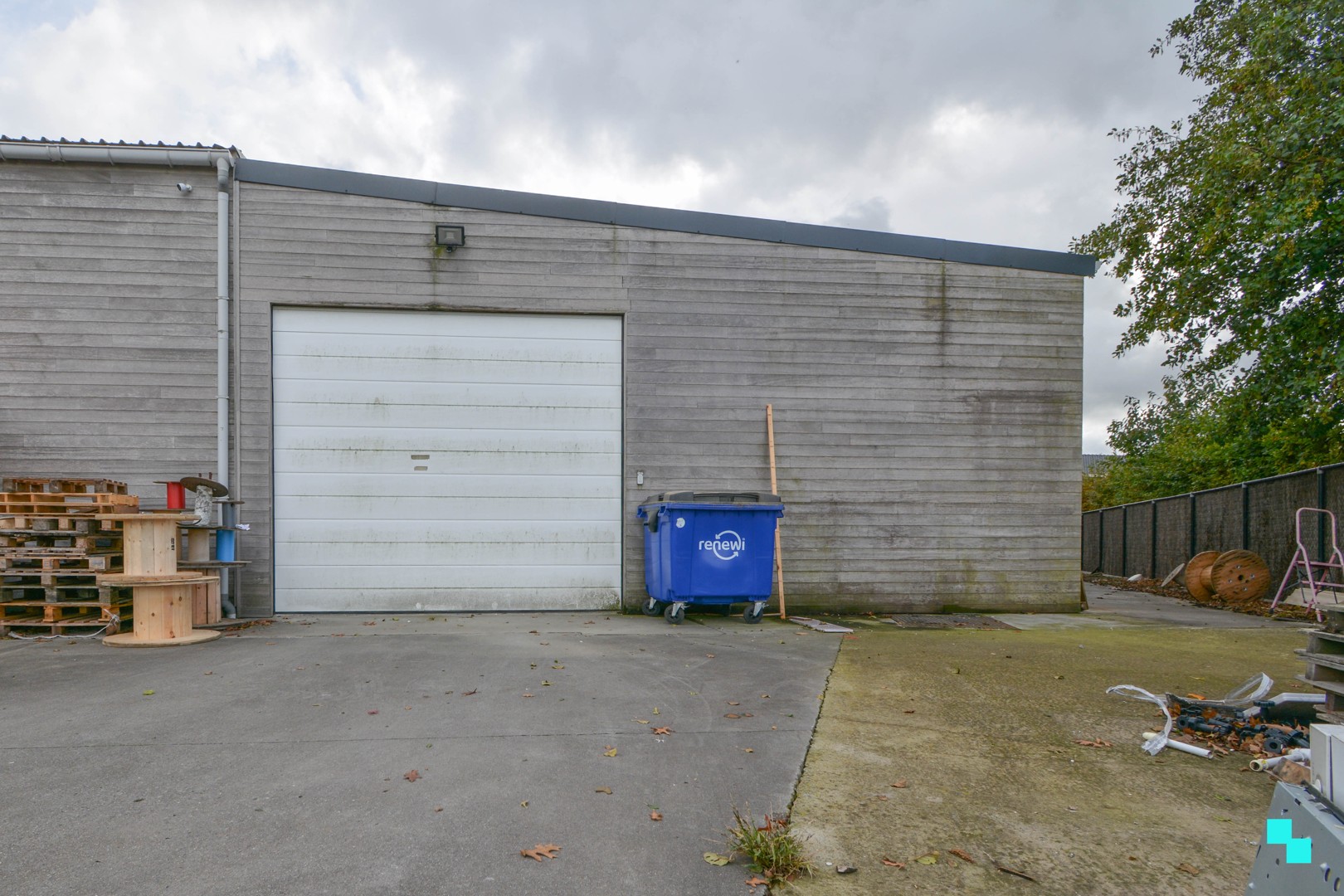 Loods van ca. 230 m² te Hooglede-Gits - photo 1