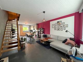 Rechtover het Kasteel Potuit vind je dit ruime appartement op de eerste verdieping. Gelegen aan de Antwerpsesteenweg net buiten het centrum van...