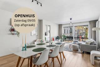 <p>Bent u al een tijd op zoek naar een <strong>instapklaar appartement op een topligging in Gent</strong>? Dan is dit uw kans.</p><p>Gelegen op de eerste verdieping in de François Benaertstraat 46 bevindt zich dit <strong>prachtig gerenoveerd en perfect onderhouden appartement</strong>, pal aan het Muinkpark en op wandelafstand van het centrum én vlot bereikbaar via de invalswegen.</p><p>De indeling is doordacht en meteen overtuigend: een <strong>lichtrijke leefruimte met geïnstalleerde keuken</strong>, twee volwaardige slaapkamers, een moderne badkamer met inloopdouche, afzonderlijk toilet, berging en inkomhal. Zowel voor- als achteraan geniet u van een <strong>balkon met open zichten op het Muinkpark, de Sint-Pietersabdij en de omgeving</strong>.</p><p>Extra troef: mogelijkheid tot aankoop van een <strong>overdekte staanplaats</strong>, wat het comfort op deze centrale ligging compleet maakt.</p><p>Dit is geen appartement dat u moet aanpassen, maar één waar u <strong>meteen kan intrekken en genieten</strong>.</p><p>Wenst u deze opportuniteit zelf te ontdekken?</p>