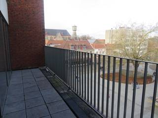 Uniek appartement met lichtinval aan zowel voor -als achterzijde, waarbij voor -en achterzijde volledig met elkaar verbonden zijn. Het ruime...