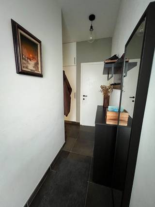 Instapklare gezinswoning met 3 slaapkamers, tuin en carportDeze instapklare woning werd volledig gerenoveerd in 2006, ondertussen werden er steeds...