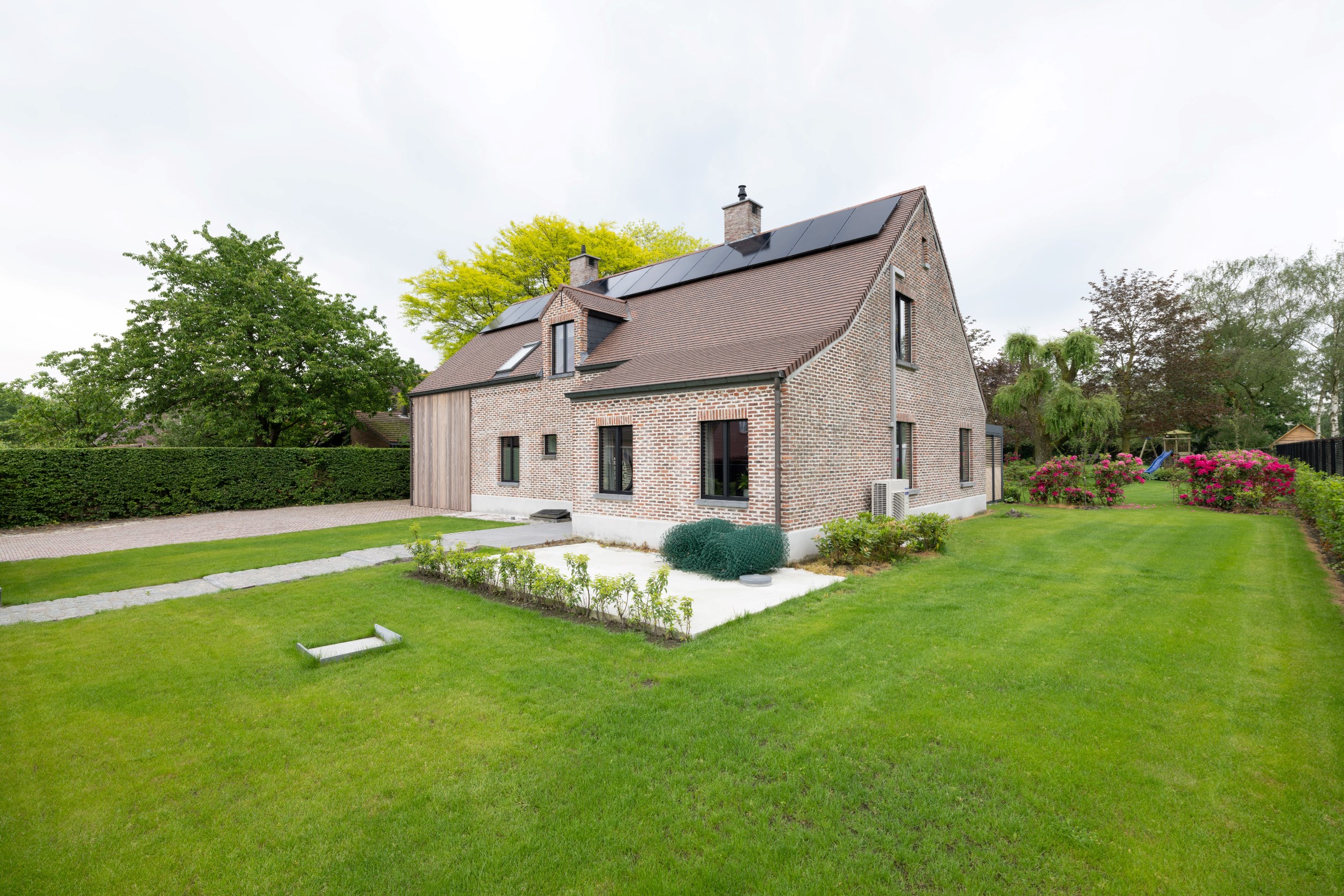 Renovated house with 5 bedrooms, garden, garage in Wortel. - photo 3