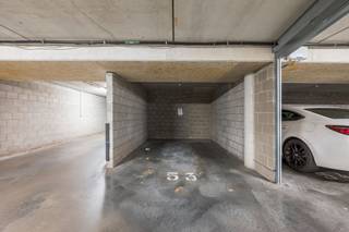 Ruime garage, centraal gelegen aan Hardenvoort 15 in Antwerpen.De garage biedt de mogelijkheid om volledig af te sluiten tot een individuele box, wat...