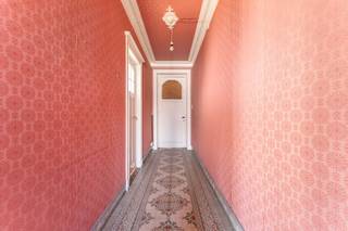 Te koop: Karaktervolle burgerwoning op toplocatie in Gistel – ook interessant als projectgrond!Ontdek deze charmante burgerwoning uit 1920, gelegen...