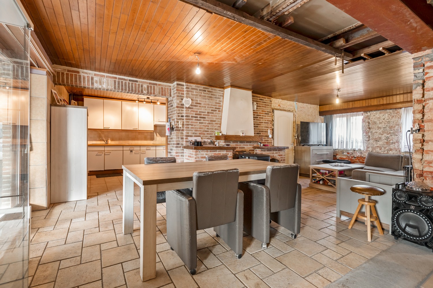 Verder af te werken woning met 4 slaapkamers te Malle! - foto 3