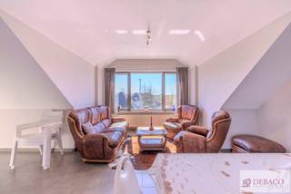 Instapklaar appartement met 1 slk, terras en garage te Mol! <br /><br />Hebt u interesse in een mooi appartement op een gunstige locatie in Mol? <br /><br />Dit gezellig dakappartement bestaat uit een hal, een ruime woonkamer met open keuken, een praktische berging, één slaapkamer, een badkamer die is voorzien van een bad met douchefunctie, lavabo en toilet. <br /><br />Buiten geniet u van een heel aangenaam en zonnig dakterras! <br /><br />Achteraan het appartementsgebouw is er nog een privatieve garagebox aanwezig. <br /><br />Pluspunten: <br />+ Gunstige locatie in Mol <br />+ Instapklaar dakappartement<br />+ Aangenaam en zonnig dakterras <br />+ Privatieve garagebox aanwezig<br />+ EPC label C <br /><br />Hebt u interesse in dit mooie appartement? <br />Contacteer ons via info@debaco.be of bel ons op 014/73.77.77 voor een bezoek ter plaatse.