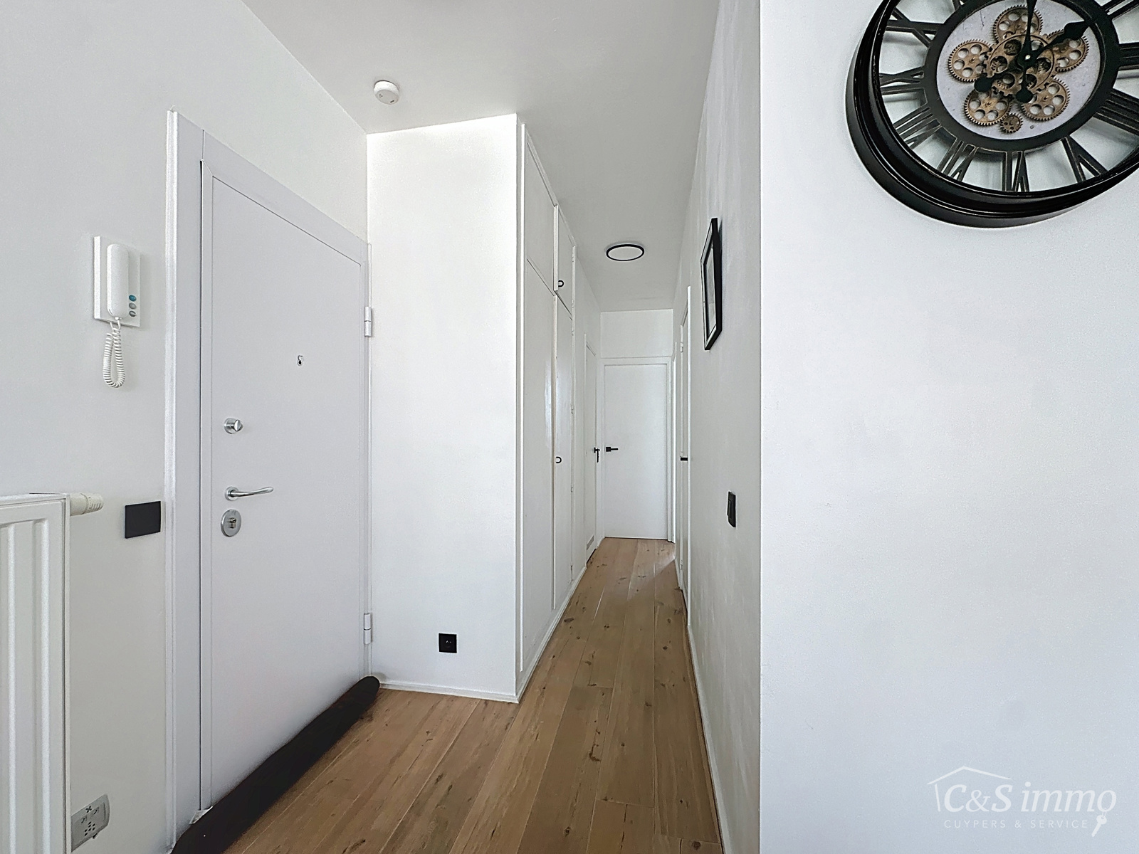 Gerenoveerd 2 slaapkamer appartement in een klein gebouw - foto 5